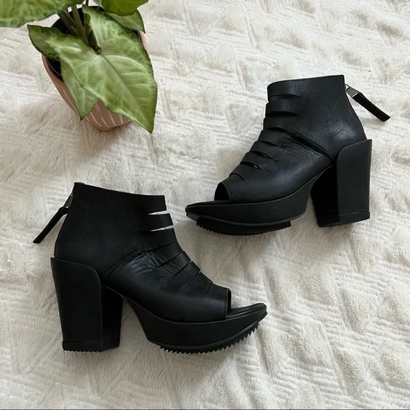 John Fluevog prepare Axe Black Leather Slit Open-Toe Platform Sandals size 9 - Picture 4 of 14